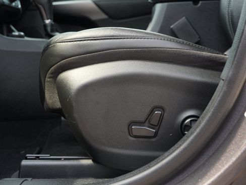 Used 2020 Jeep Cherokee Limited AWD/4WD image 15