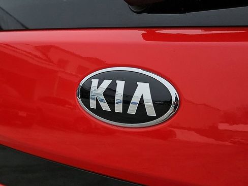 Certified 2020 Kia Soul S image 28