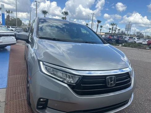 Used 2023 Honda Odyssey Touring image 2