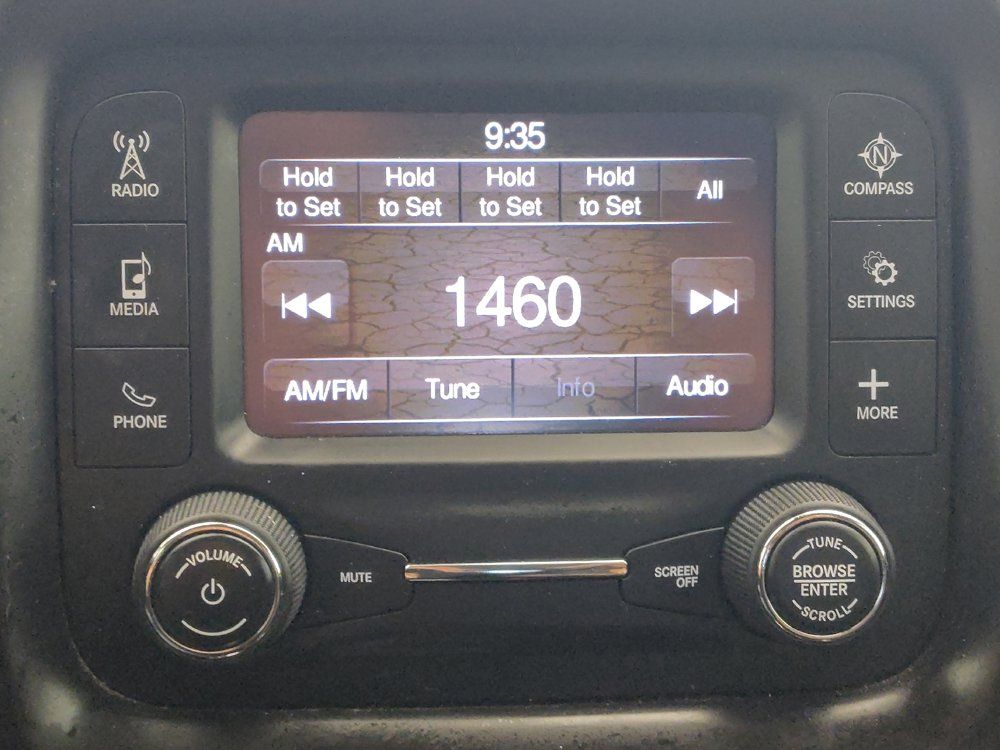 Used 2018 Jeep Compass Latitude FWD image 25