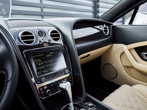 Used 2016 Bentley Continental GT image 54