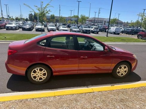 Used 2010 Hyundai Elantra GLS FWD image 12