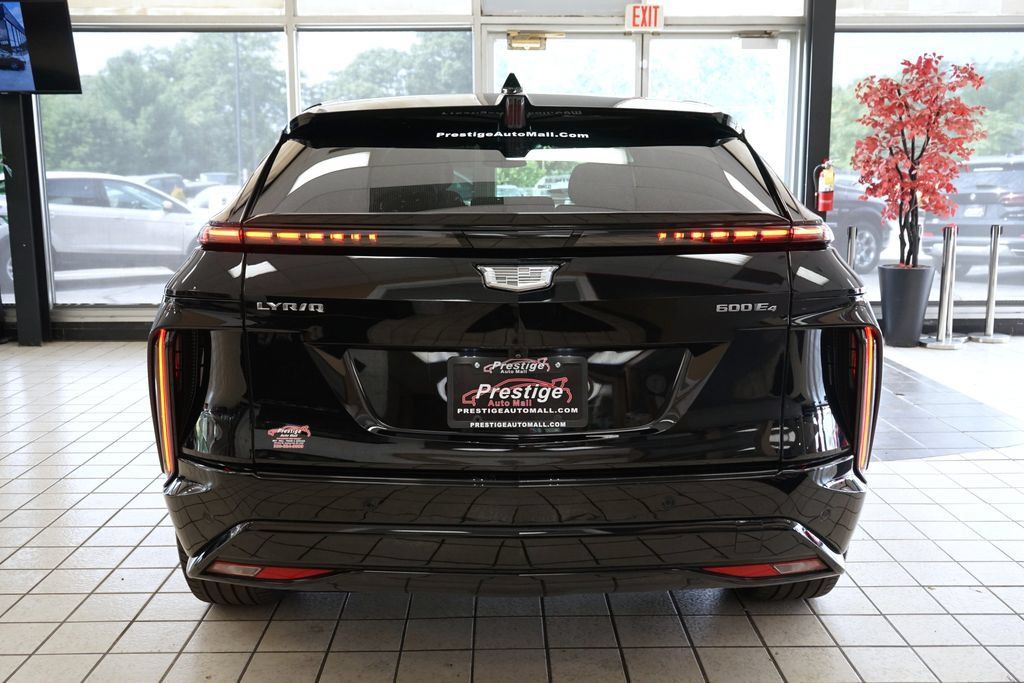 Used 2024 Cadillac Lyriq Sport w/ LPO, Floor Liner Package AWD/4WD image 15