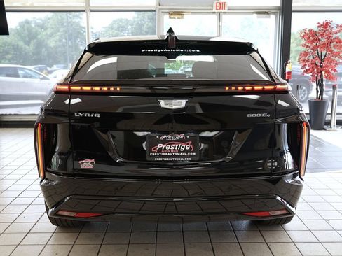 Used 2024 Cadillac Lyriq Sport w/ LPO, Floor Liner Package AWD/4WD image 15