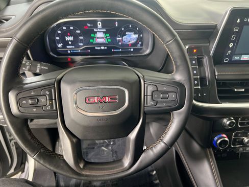 Used 2023 GMC Yukon AT4 w/ AT4 Premium Package image 11