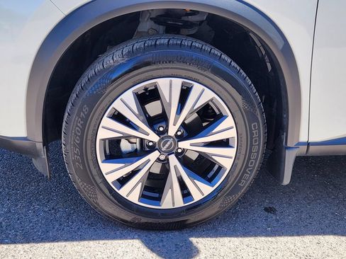Certified 2023 Nissan Rogue SV w/ SV Premium B Package AWD/4WD image 9