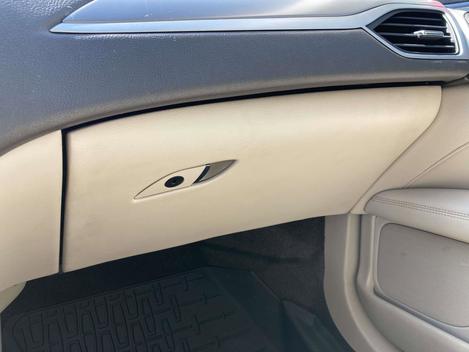 Used 2017 Lincoln MKZ Premiere FWD image 28