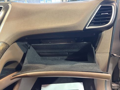Used 2016 Lincoln MKX Reserve w/ Climate Package AWD/4WD image 26