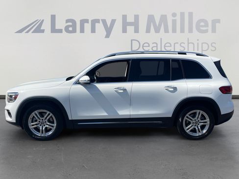 Used 2020 Mercedes-Benz GLB 250 4MATIC w/ Premium Package image 2