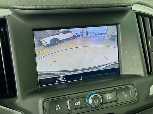 Used 2023 GMC Terrain SLE w/ Driver Convenience Package FWD image 16