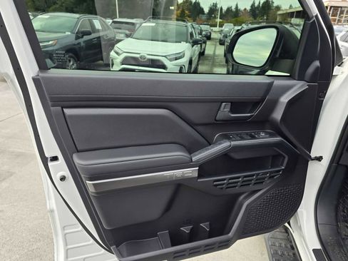 Certified 2025 Toyota 4Runner TRD Off-Road image 36