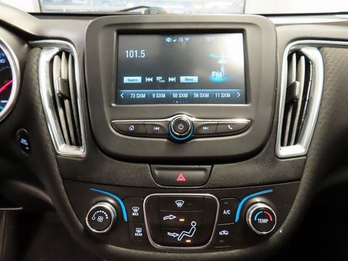 Used 2018 Chevrolet Malibu LT image 26
