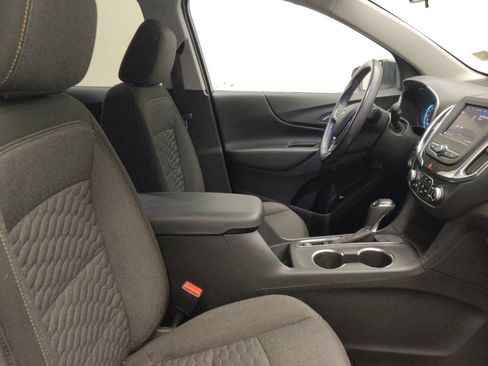Used 2021 Chevrolet Equinox LT FWD image 21