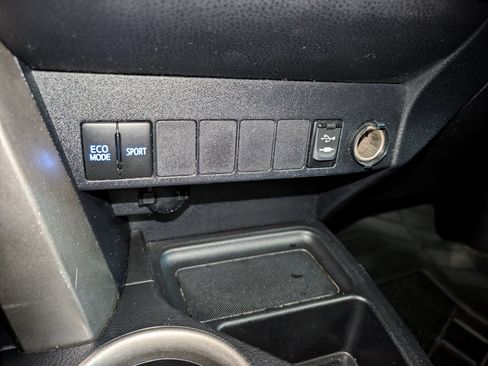 Used 2014 Toyota RAV4 LE AWD/4WD image 41