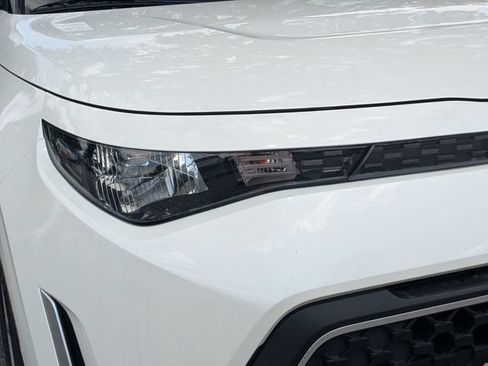 Certified 2025 Kia Soul LX w/ LX Technology Package FWD image 9