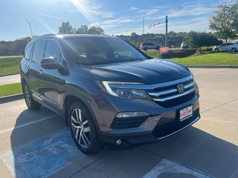 Used 2016 Honda Pilot Elite image 4