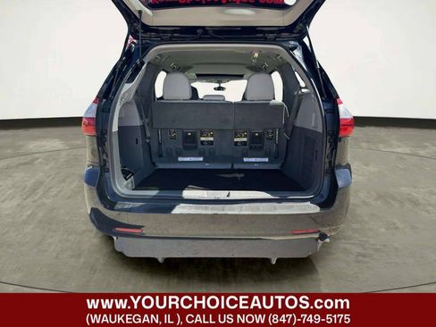 Used 2016 Toyota Sienna XLE FWD image 14