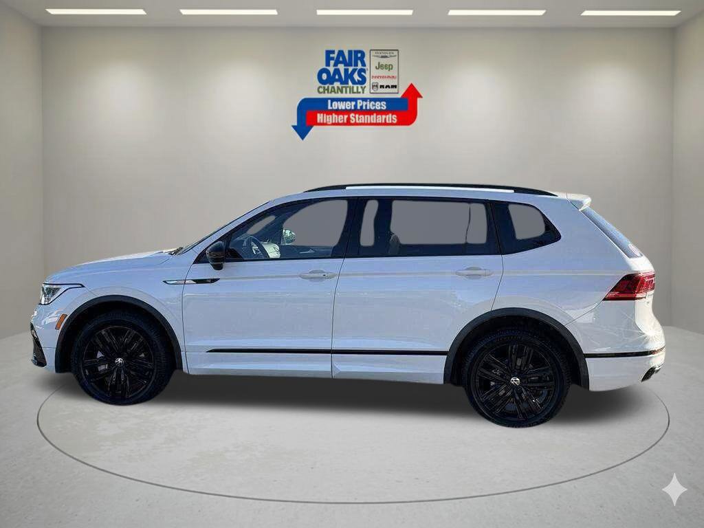 Used 2022 Volkswagen Tiguan SE R-Line FWD image 10