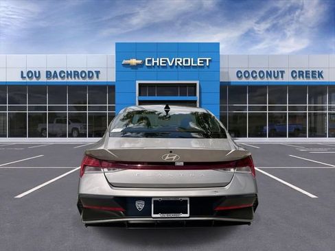 Used 2025 Hyundai Elantra SEL FWD image 7