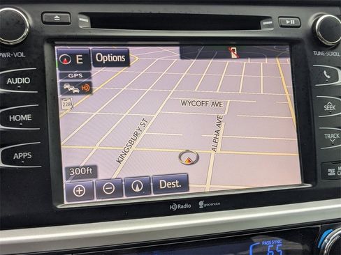 Used 2015 Toyota Highlander XLE image 24