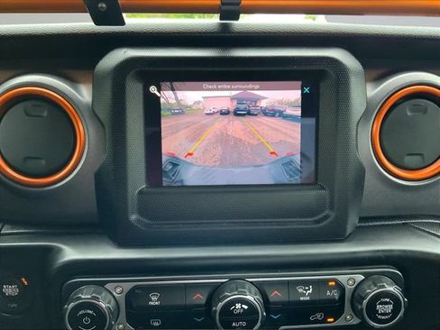 Used 2020 Jeep Gladiator Mojave w/ Trailer Tow Package AWD/4WD image 22