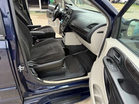 Used 2013 Dodge Grand Caravan SE FWD image 12