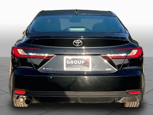 Used 2025 Toyota Camry SE FWD image 5