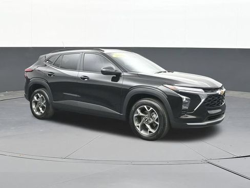 Used 2026 Chevrolet Trax LT w/ LT Convenience Package FWD image 18