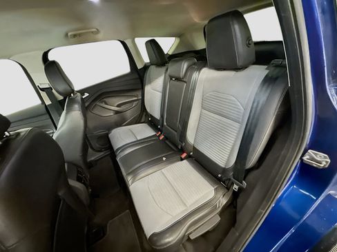 Used 2019 Ford Escape SE image 28