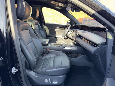 Used 2024 Lincoln Nautilus Reserve AWD/4WD image 28