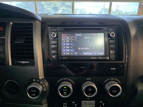 Used 2017 Toyota Sequoia Limited AWD/4WD image 33