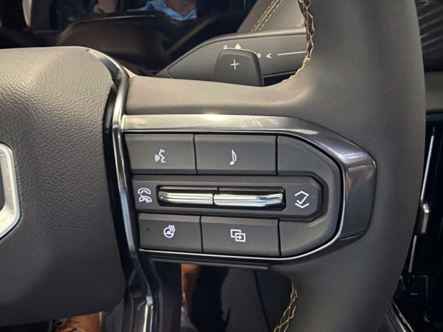 Used 2026 GMC Yukon XL AT4 AWD/4WD image 39