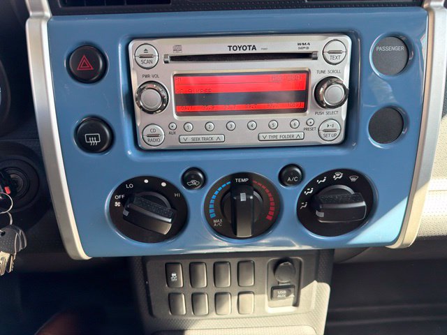 Used 2013 Toyota FJ Cruiser 4WD w/ Convenience Pkg image 24
