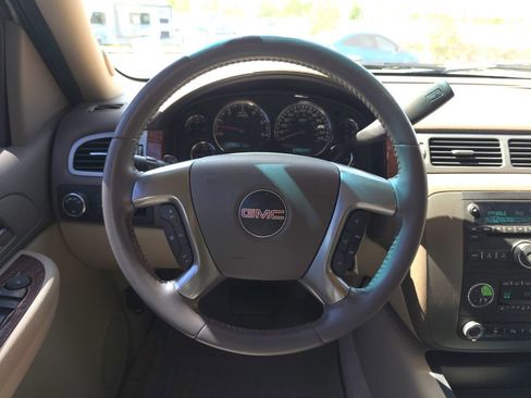 Used 2007 GMC Yukon XL SLT w/ SLT Preferred Equipment Group image 23