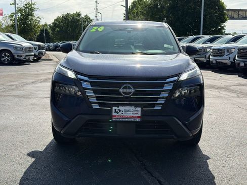 Used 2024 Nissan Rogue SV AWD/4WD image 2