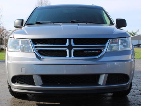 Used 2016 Dodge Journey SE w/ Flexible Seating Group image 2