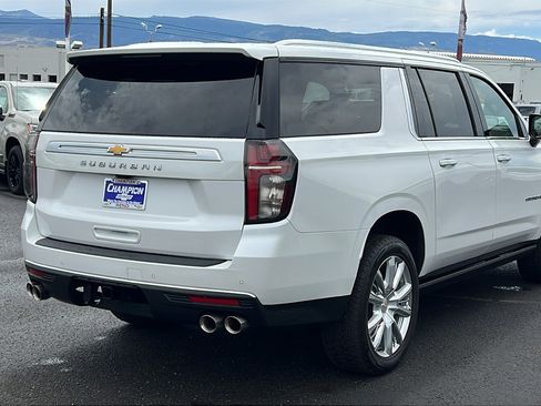 Used 2023 Chevrolet Suburban High Country AWD/4WD image 5