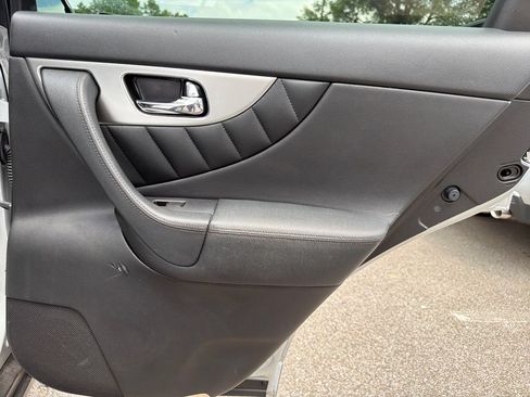 Used 2017 INFINITI QX70 2WD w/ Premium Package image 35
