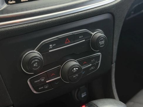 Used 2016 Dodge Charger SXT image 12