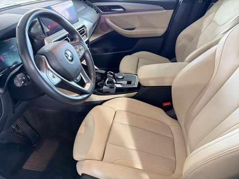 Certified 2025 BMW X4 xDrive30i AWD/4WD image 4