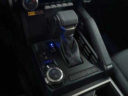 Used 2025 Toyota Tacoma SR5 image 21