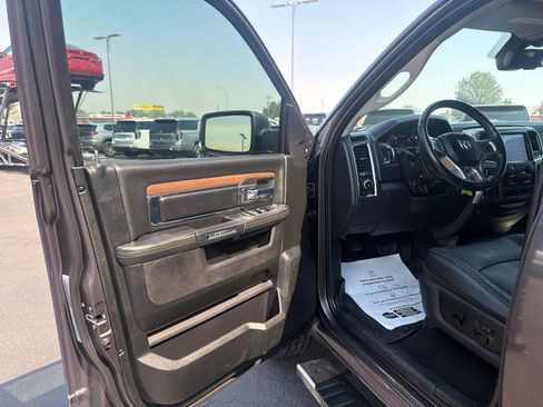 Used 2018 RAM 1500 Laramie AWD/4WD image 21
