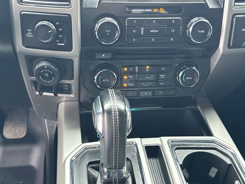 Used 2017 Ford F150 Lariat image 18