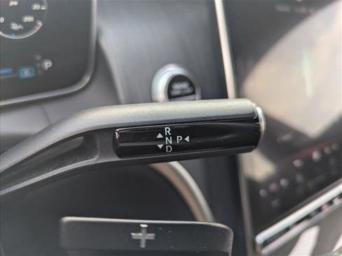 Used 2024 Mercedes-Benz GLC 300 GLC 300 image 10