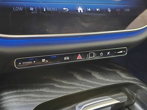 Certified 2025 Mercedes-Benz E 350 4MATIC Sedan image 37