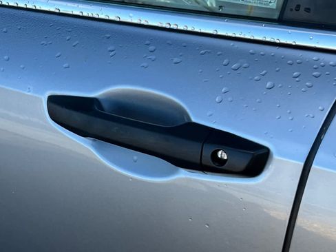 Used 2017 Honda CR-V LX image 17