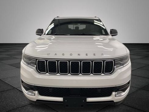 Used 2023 Jeep Wagoneer L 4WD w/ Premium Group I image 2