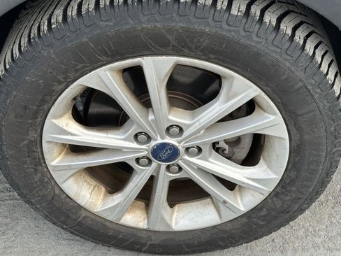 Used 2017 Ford Escape SE w/ Equipment Group 201A image 10