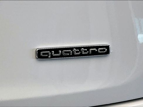 Certified 2023 Audi Q5 2.0T Premium w/ Convenience Package image 9