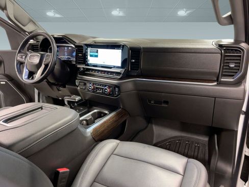 Used 2022 GMC Sierra 1500 Elevation w/ Elevation Premium Package image 28